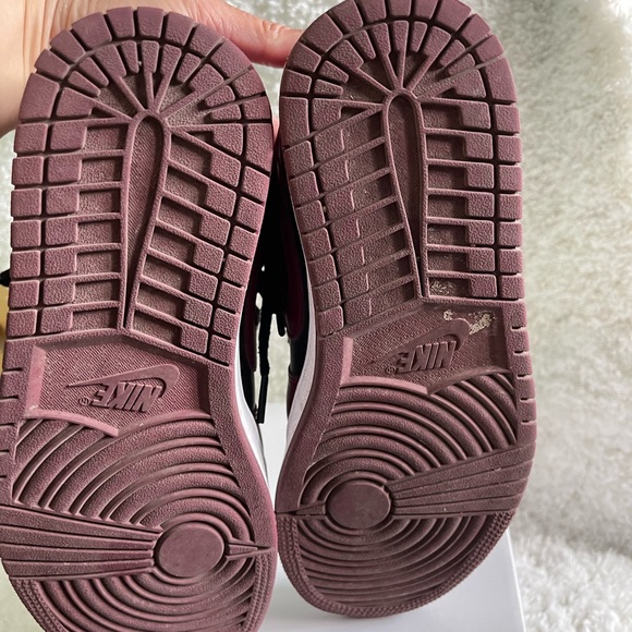 Nike Womens Air Jordan Low SE - Picture 5 of 12